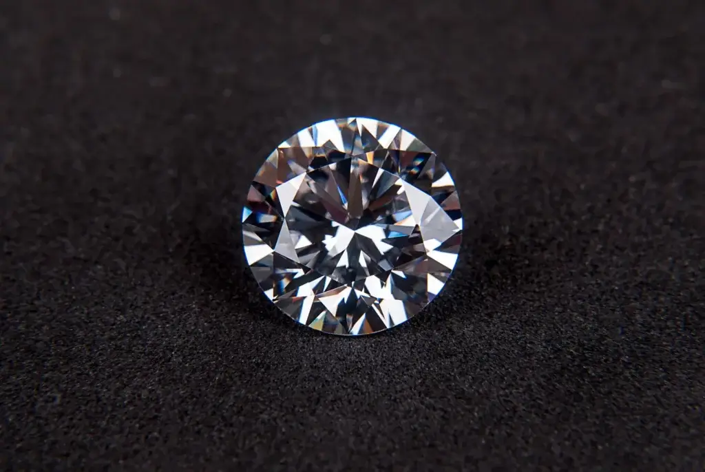 Un diamant rond à la couleur D parfaite valuae.com