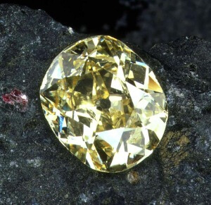 Le diamant Eureka, premier diamant d'Afrique du Sud, découvert au XVIIIème siècle
