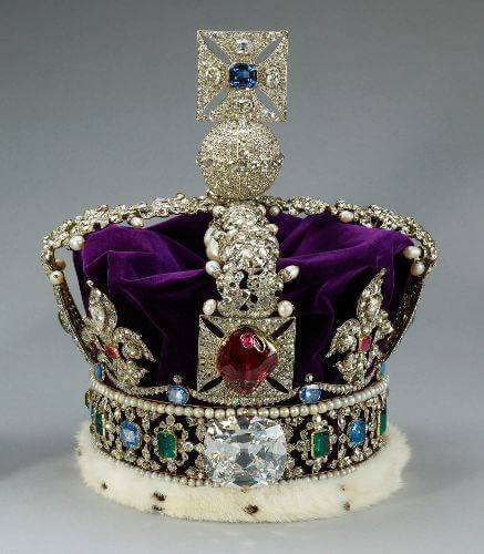 La couronne impériale d'apparat possède le plus gros diamant au monde