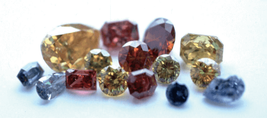 Collection arc en ciel de diamants de couleur