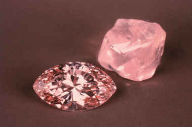 Fancy Pink, diamant brut et taillé de la mine d'Argyle